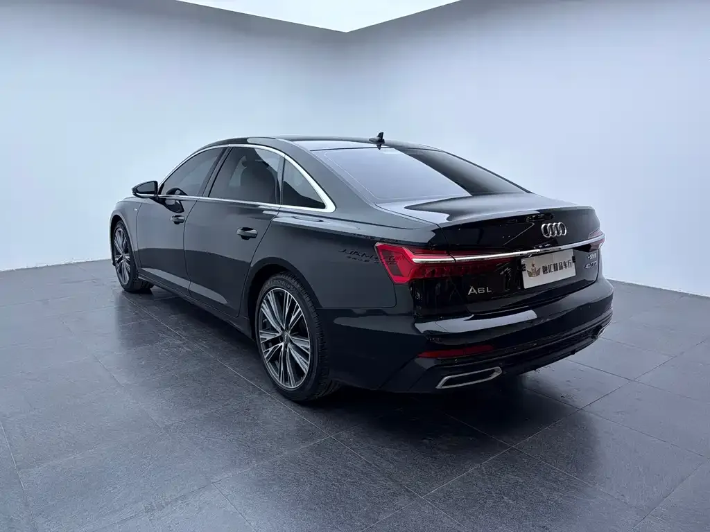 Audi A6L — фото 10