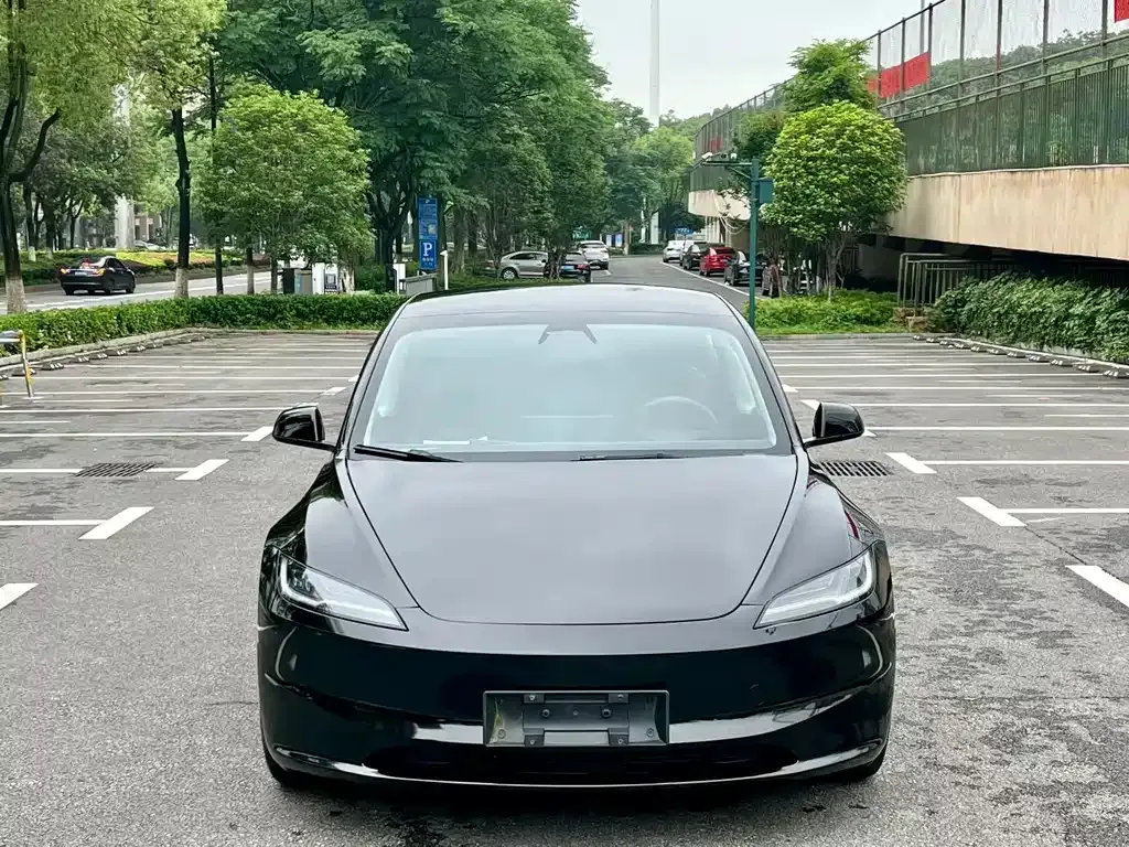 Tesla Model 3 — фото 4
