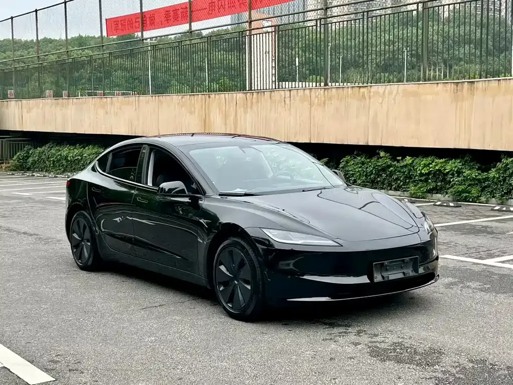 Tesla Model 3 — фото 6