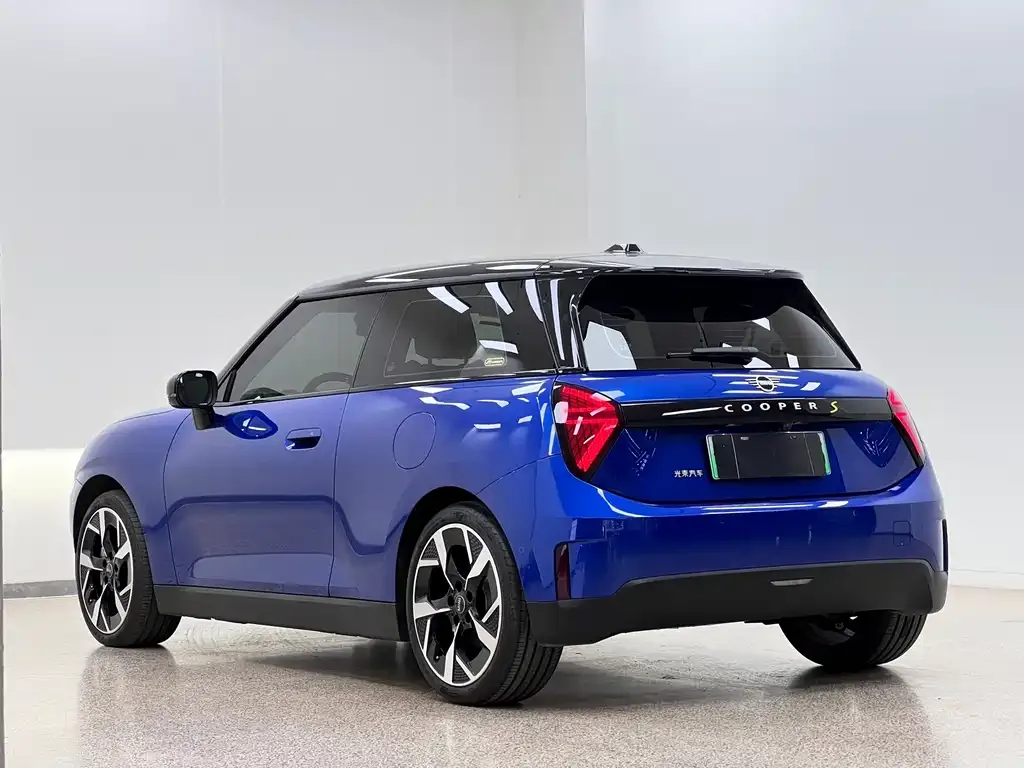 MINI Cooper EV — фото 6