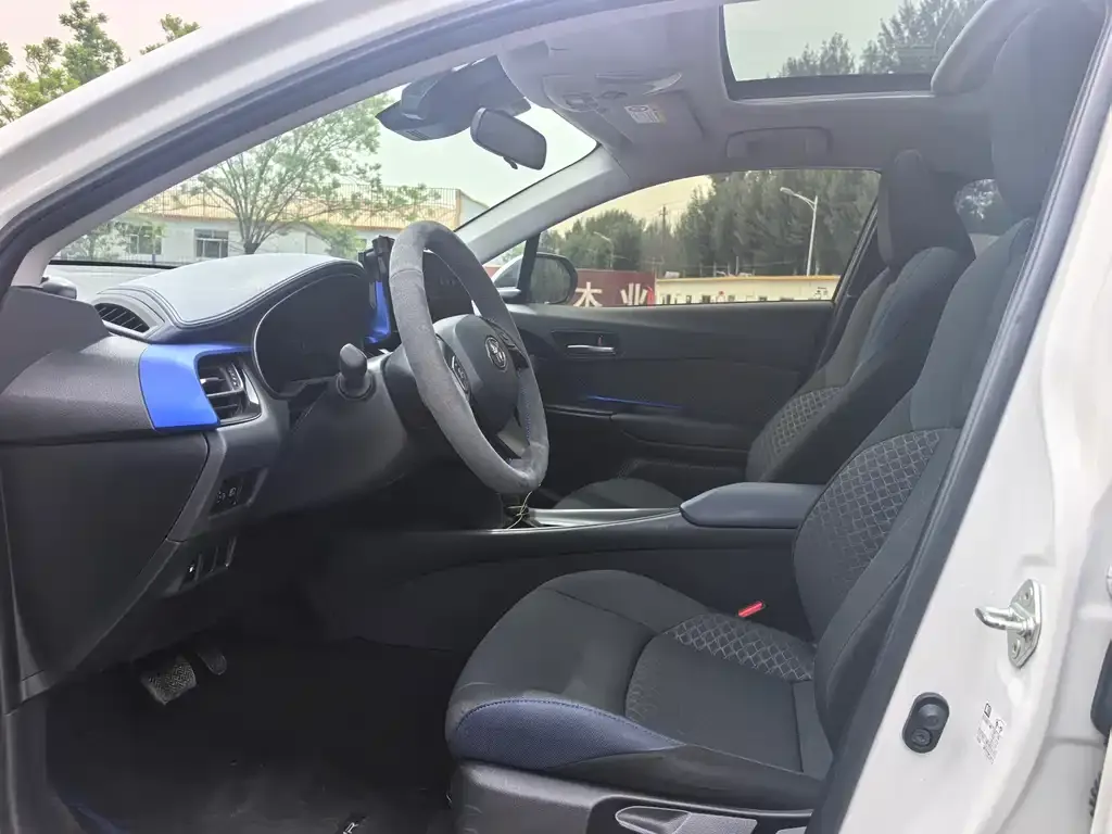 Toyota C-HR 2024 из CN, фото 5