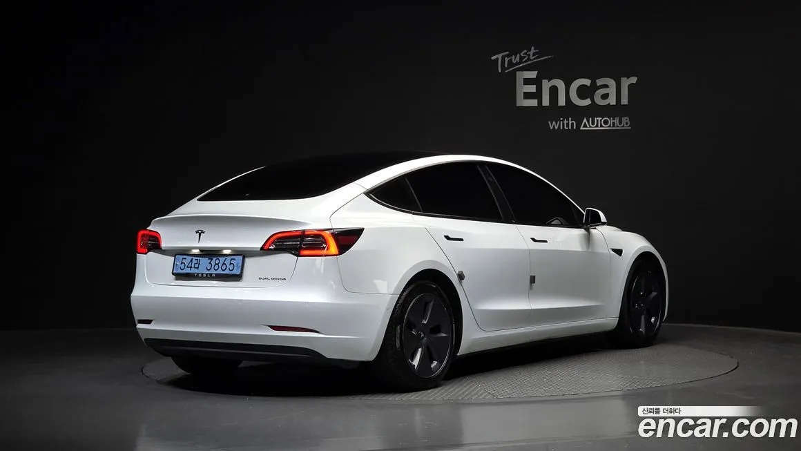 Tesla Model 3 — фото 4