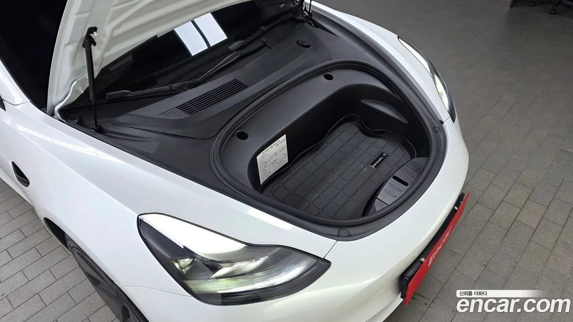 Tesla Model 3 — фото 10