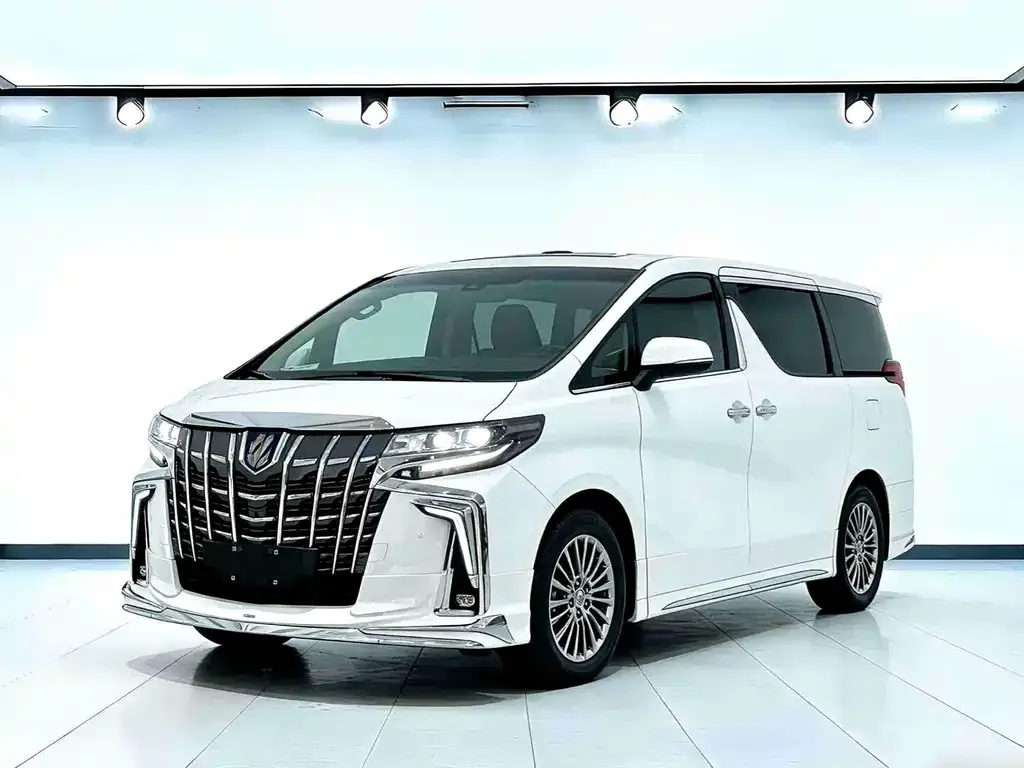 Toyota Alphard — фото 1