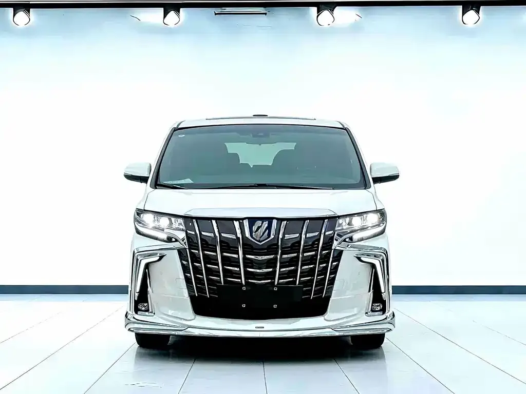 Toyota Alphard — фото 3