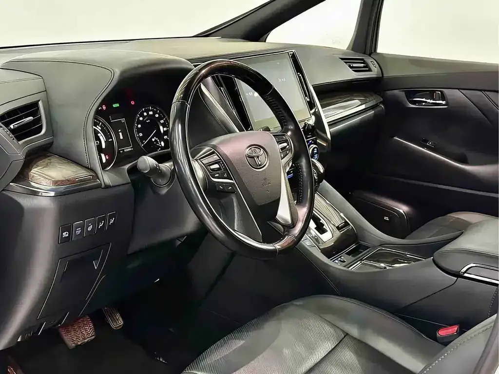 Toyota Alphard — фото 10