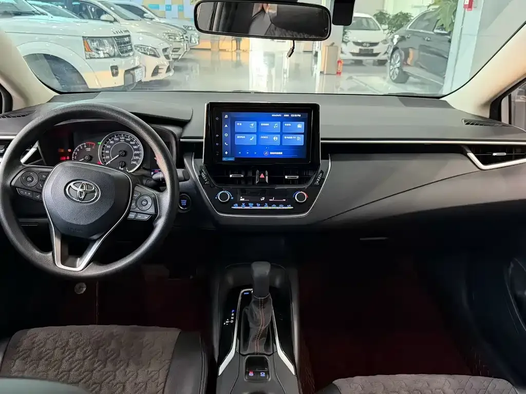 Toyota Corolla — фото 4