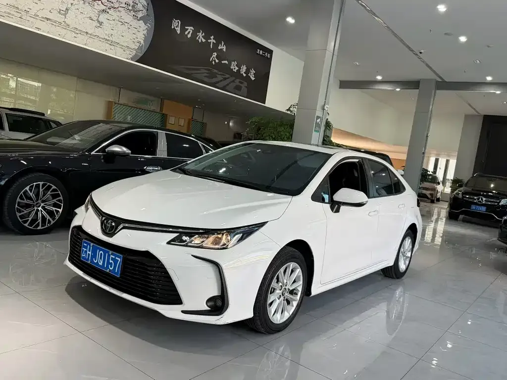 Toyota Corolla — фото 2