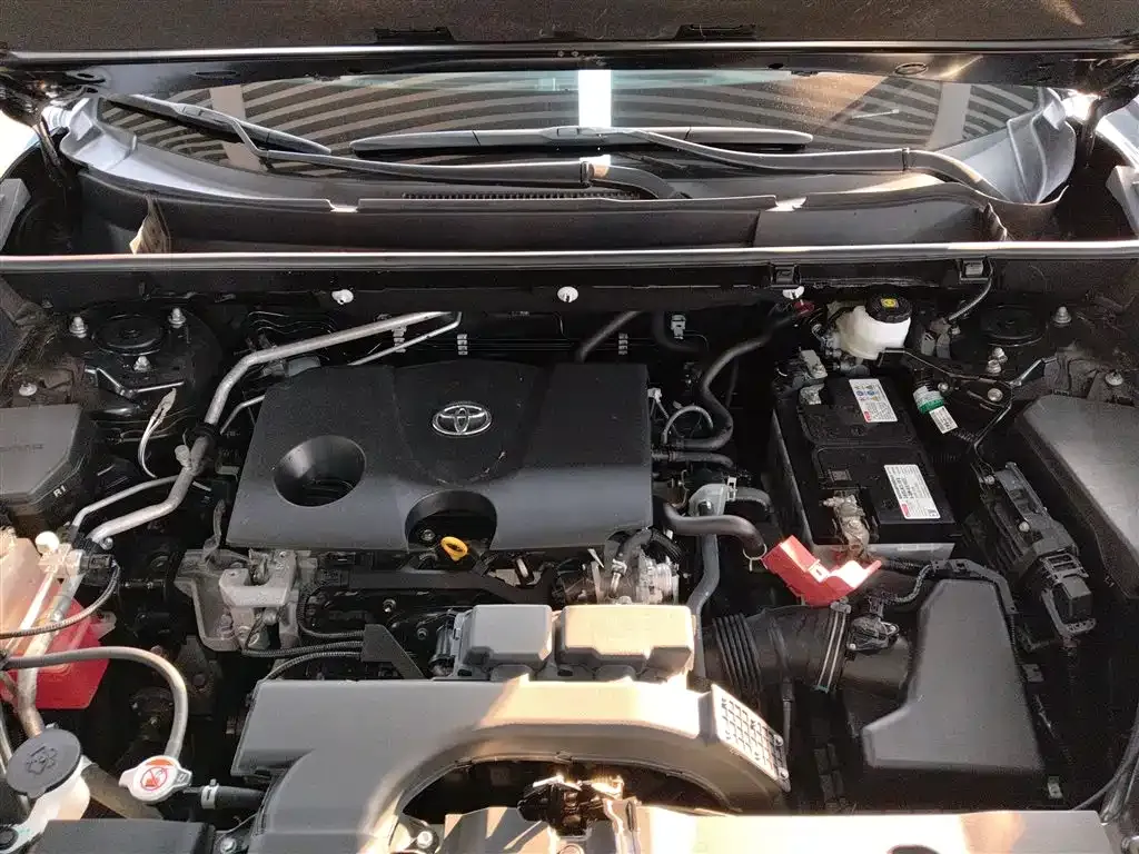 Toyota RAV4 — фото 10