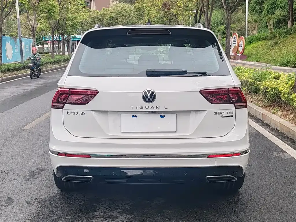 Volkswagen Tiguan L — фото 5