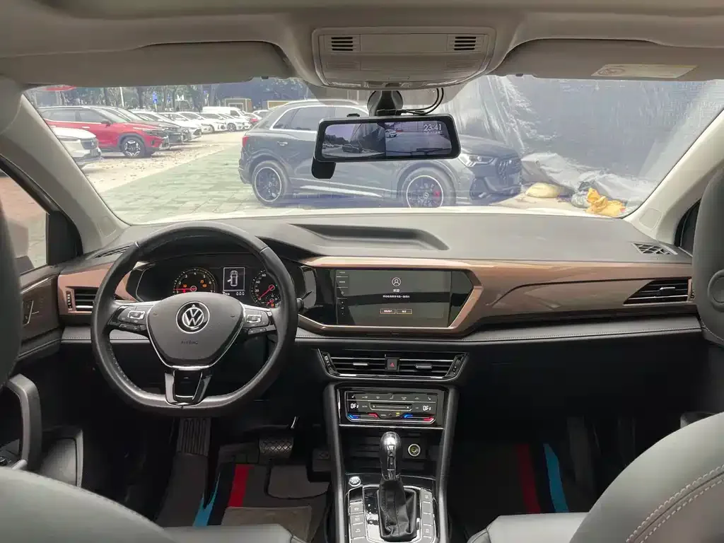 Volkswagen Tharu — фото 6
