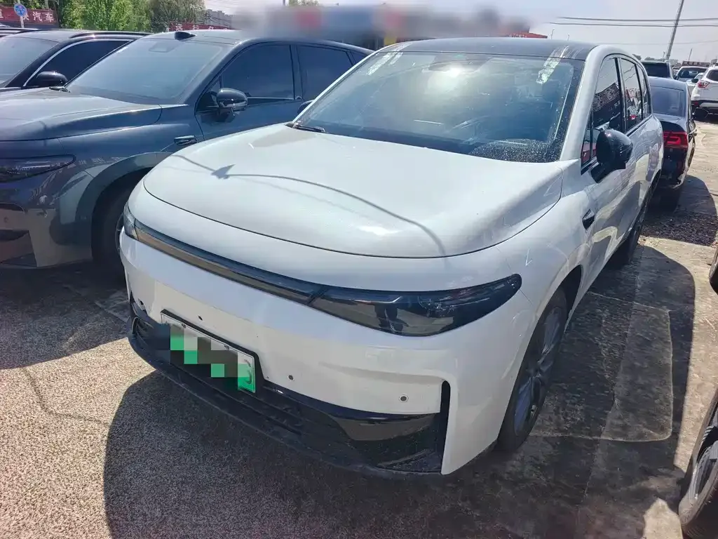 Leapmotor C11
