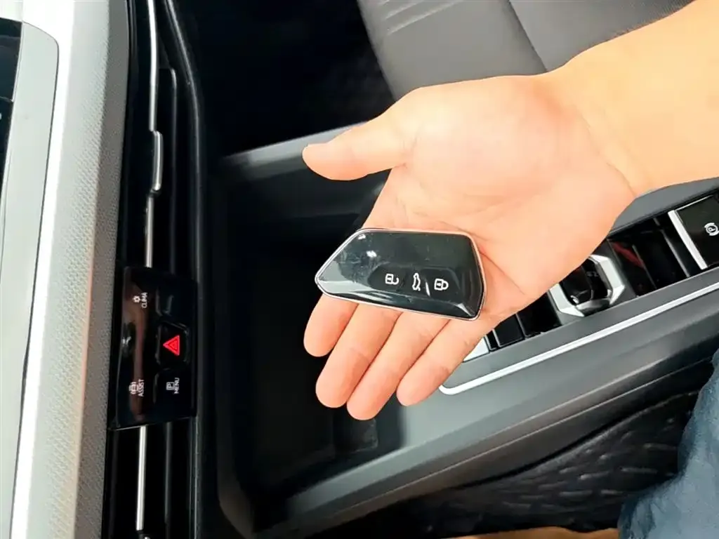 Volkswagen Golf 2021 из CN, фото 3
