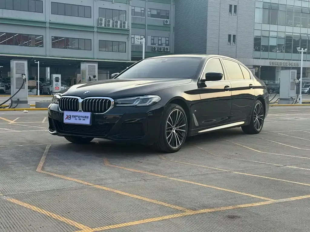 BMW 5 Series — фото 1