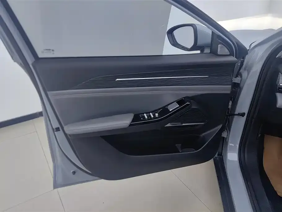 Geely Galaxy L6 2025 из CN, фото 4