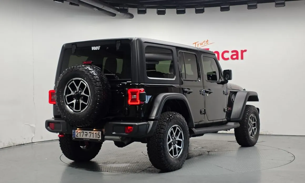 Jeep Wrangler — фото 7
