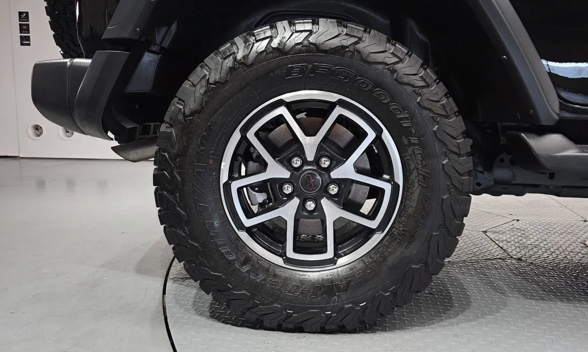 Jeep Wrangler — фото 8