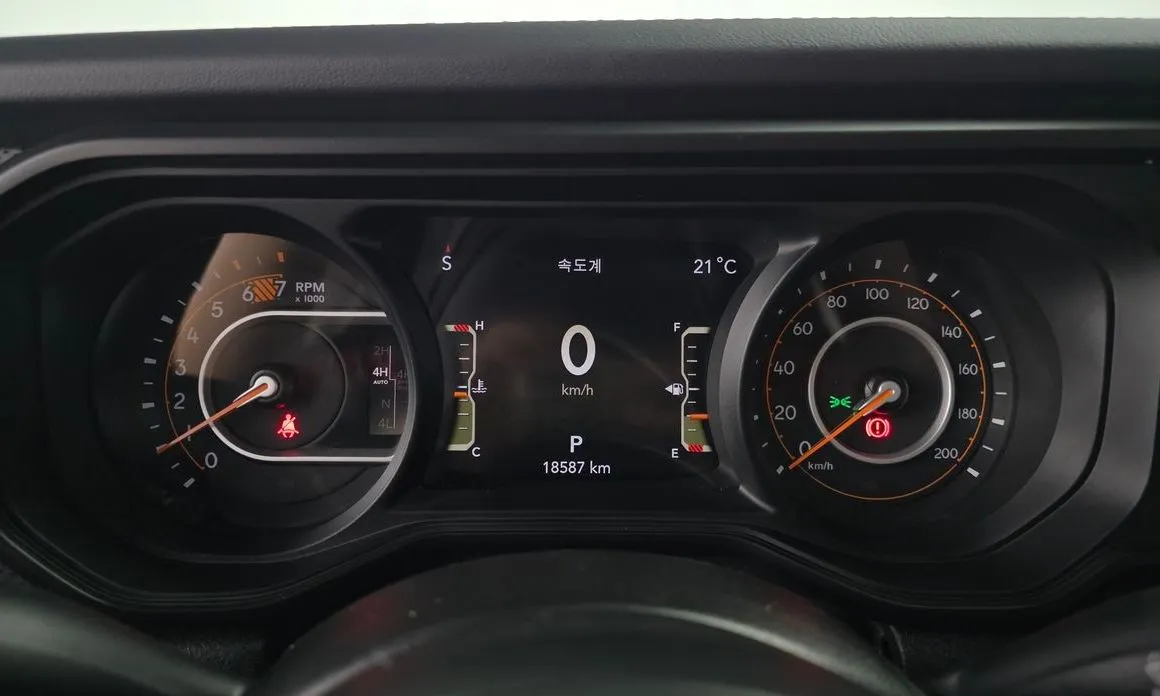 Jeep Wrangler — фото 2