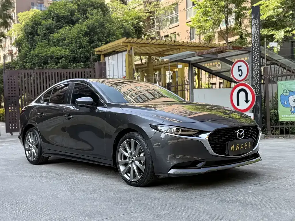 Mazda 3 Axela — фото 10