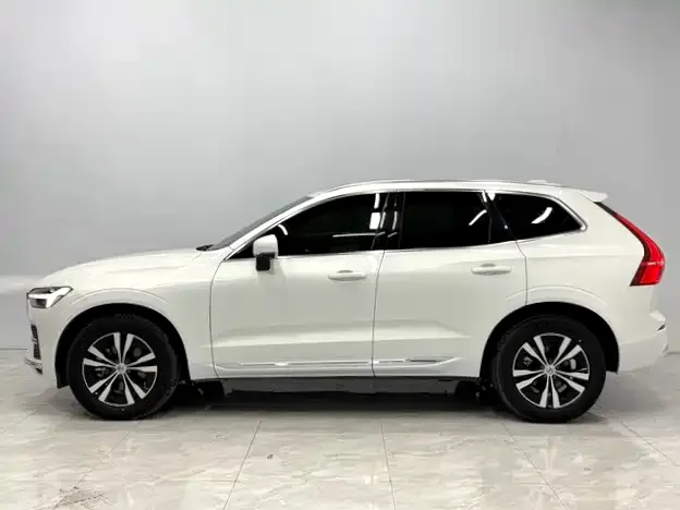 Volvo XC60 — фото 7