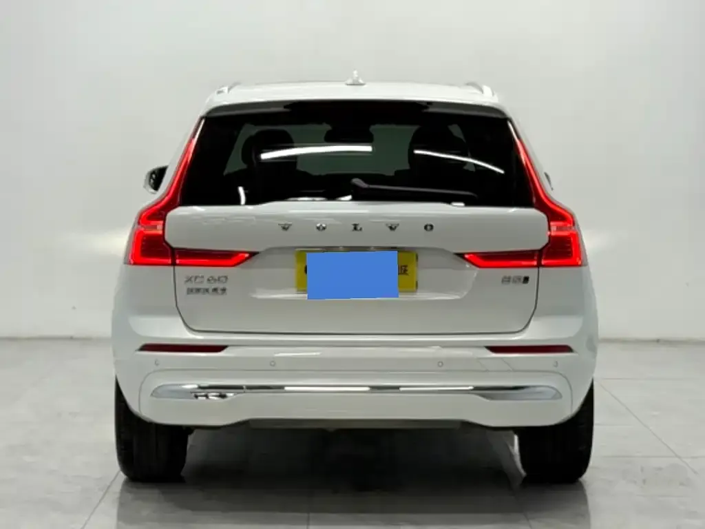 Volvo XC60 — фото 2