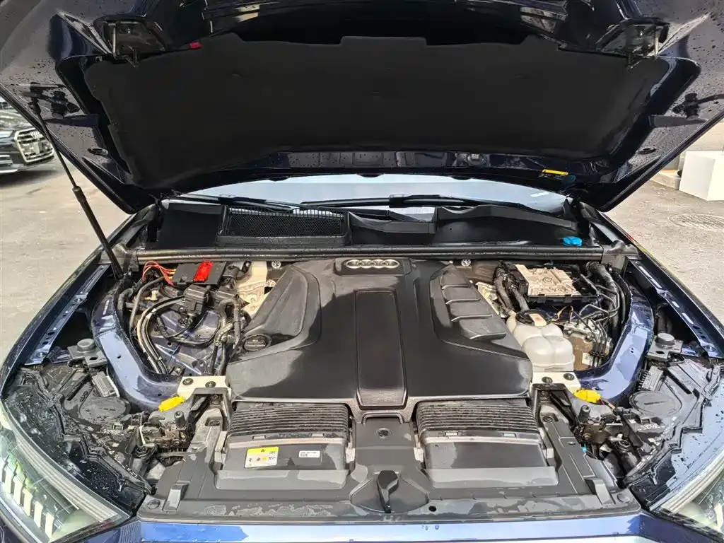 Audi Q7 2021 из CN, фото 6