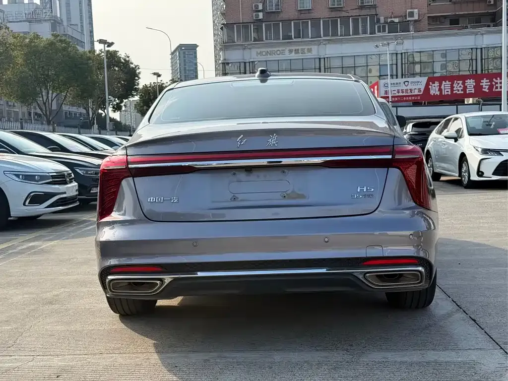 Hongqi H5 — фото 3