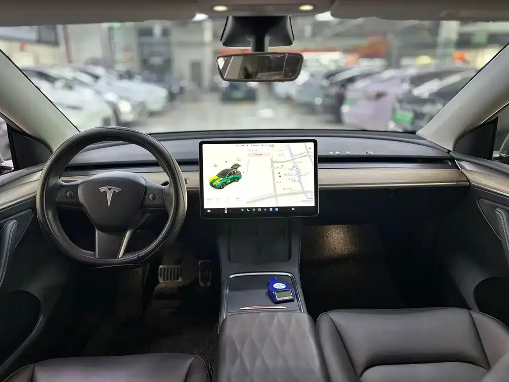 Tesla Model Y — фото 2