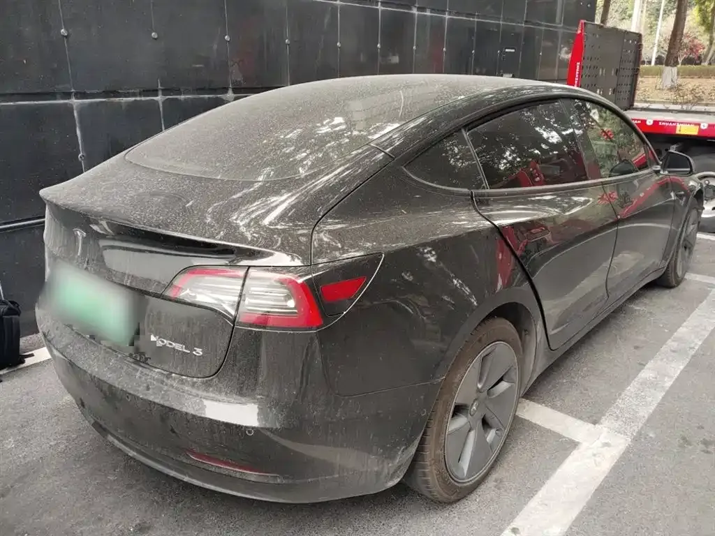 Tesla Model 3 — фото 5