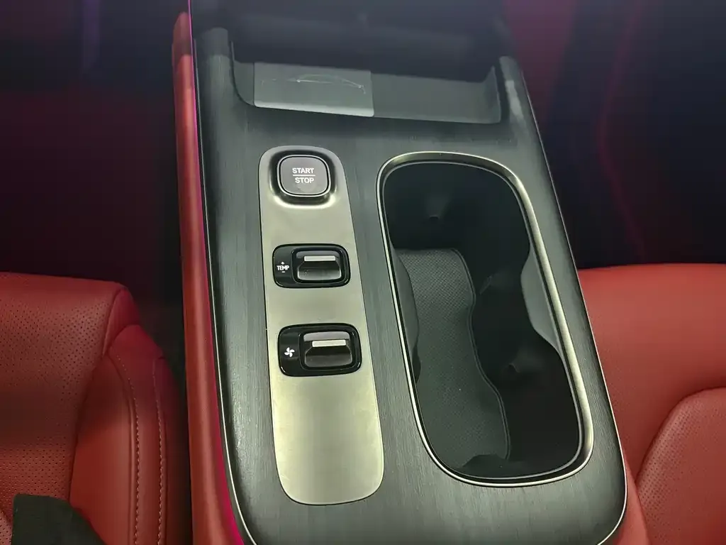 Xiaomi SU7 2025 из CN, фото 10