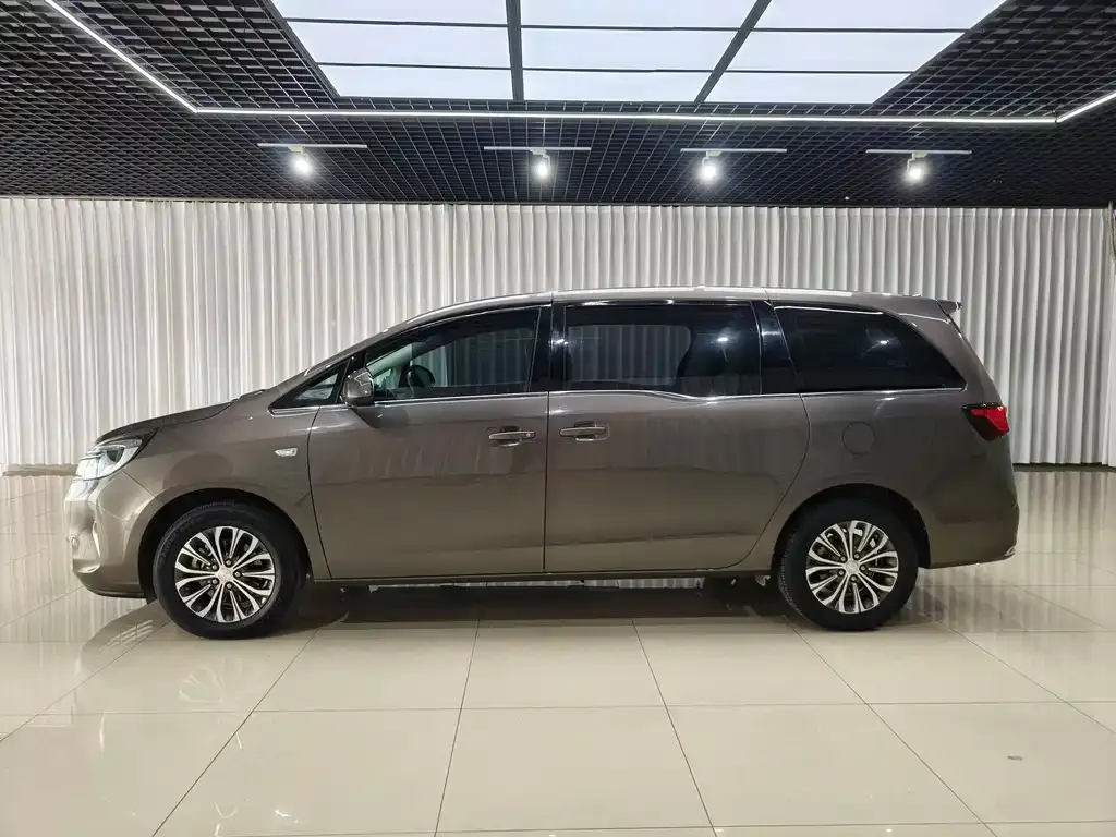 Buick GL8 2022 из CN, фото 2