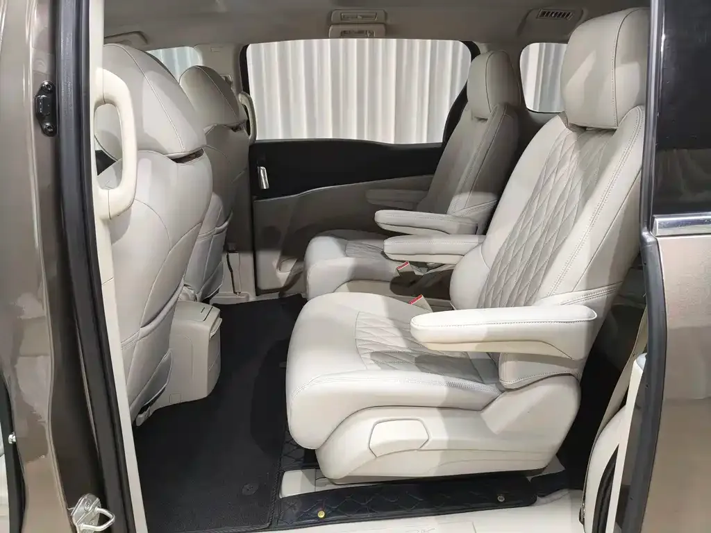 Buick GL8 2022 из CN, фото 3
