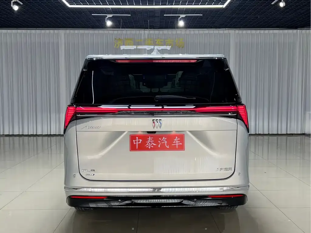 Buick GL8 Hybrid — фото 4