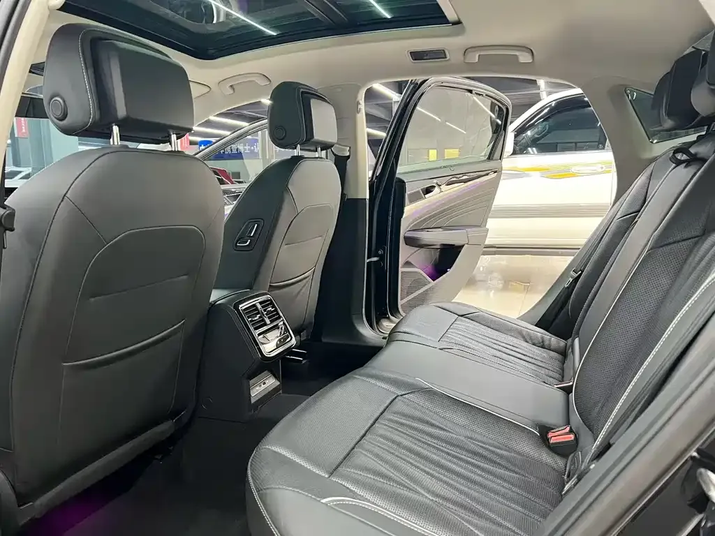 Volkswagen Passat — фото 7