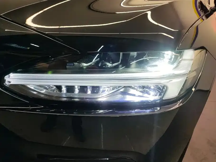 Volvo S90 — фото 3