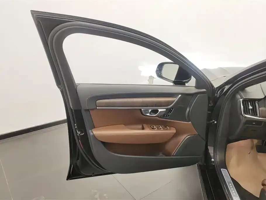 Volvo S90 — фото 9