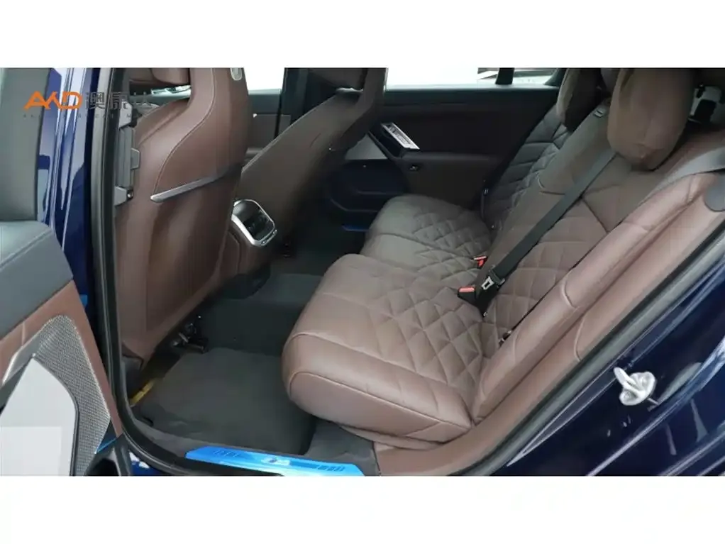 BMW 7 Series 2025 из CN, фото 6