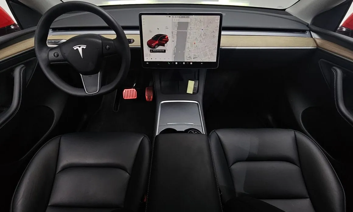 Tesla Model Y — фото 7