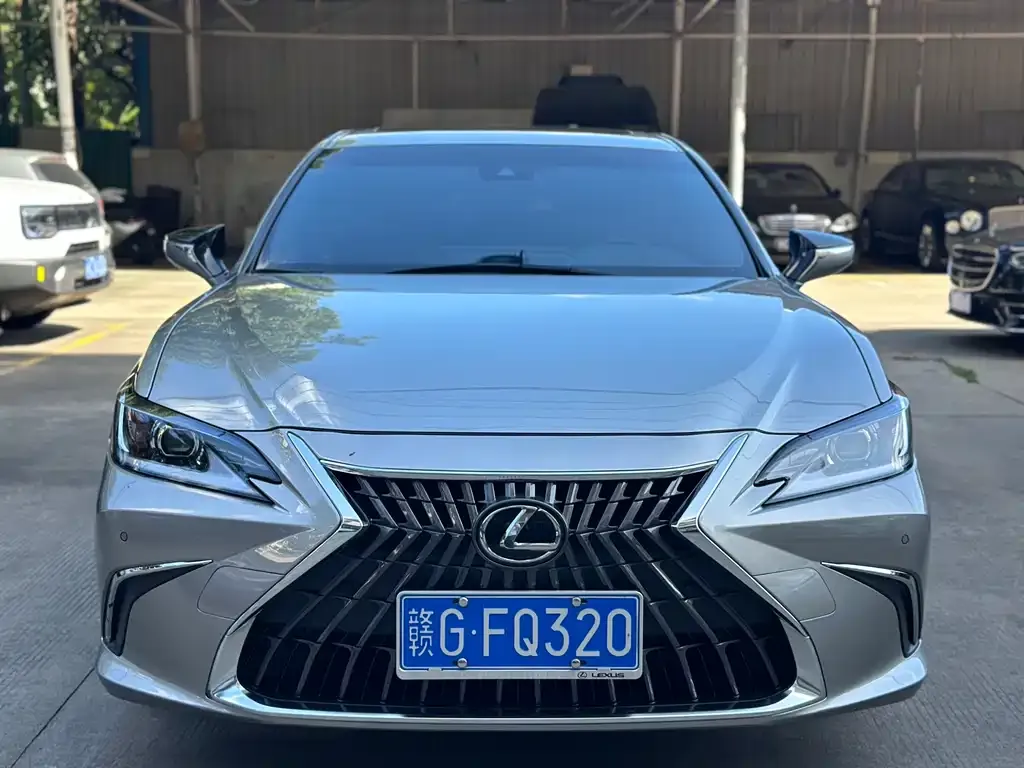 Lexus ES — фото 6