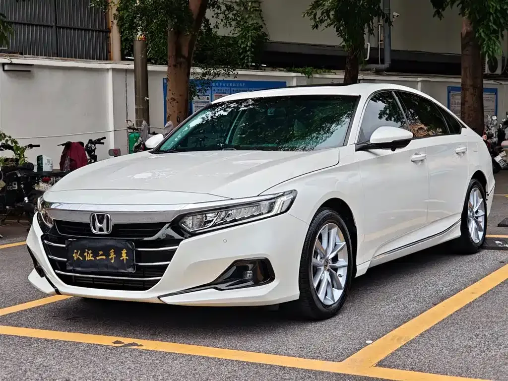 Honda Accord — фото 1