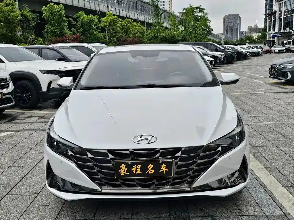 Hyundai Elantra — фото 7