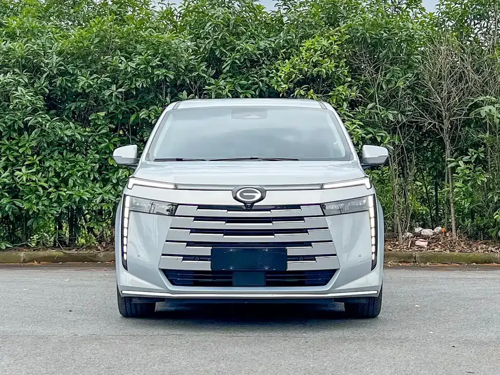 GAC Motor E8 Hybrid — фото 5