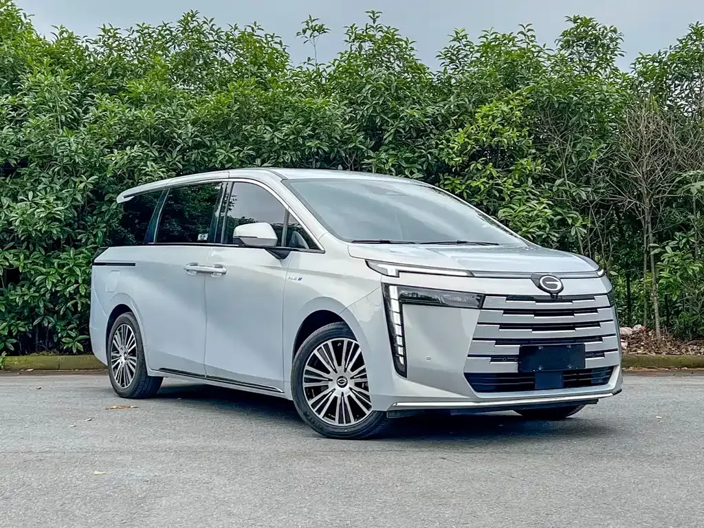 GAC Motor E8 Hybrid — фото 9