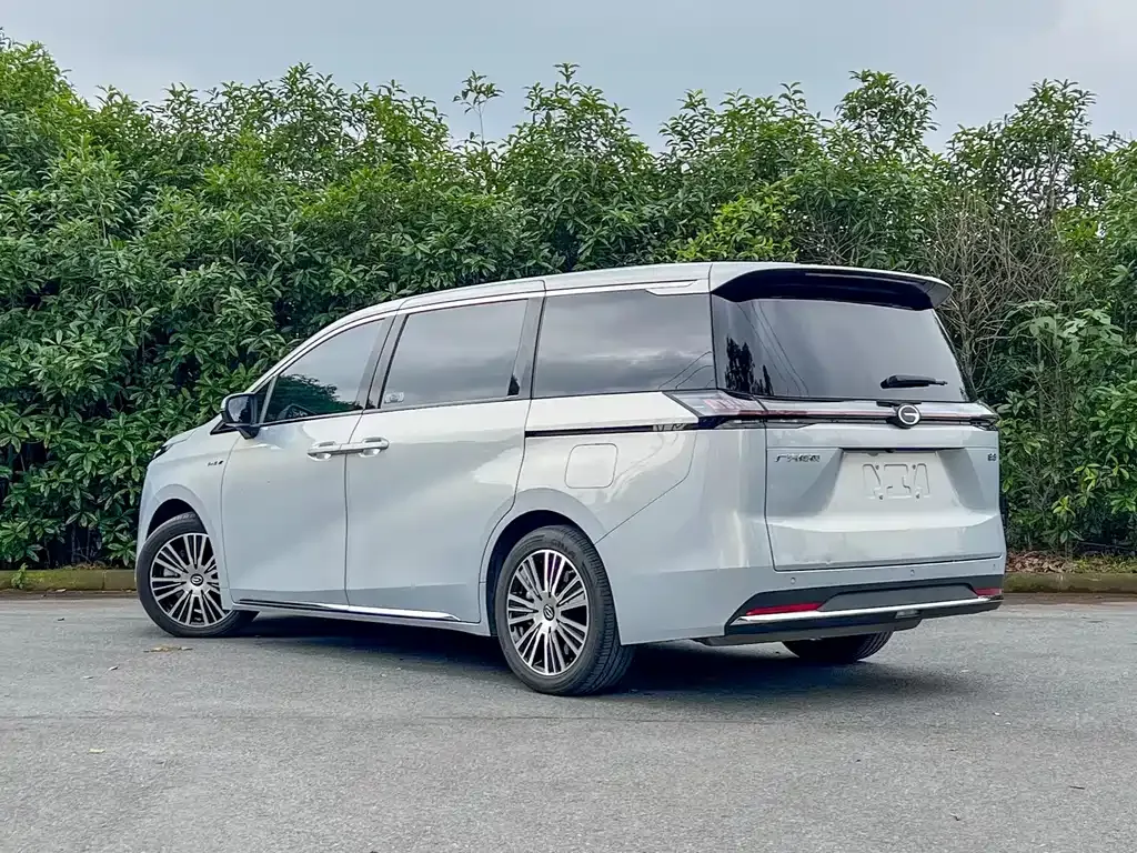 GAC Motor E8 Hybrid — фото 6