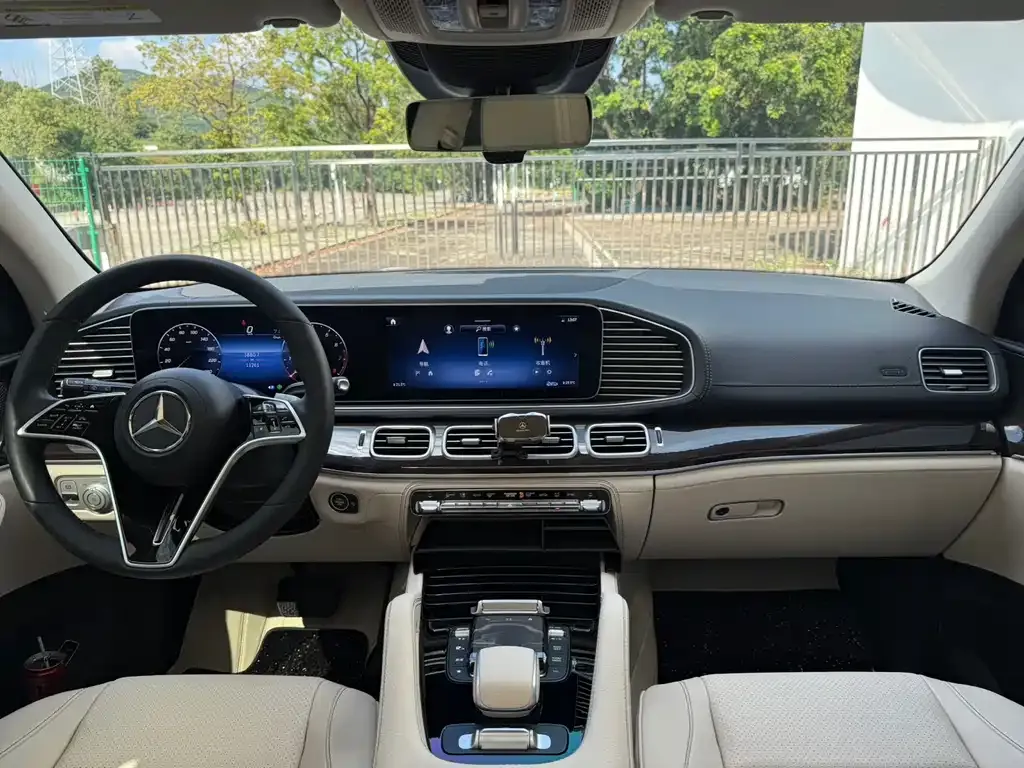 Mercedes-Benz GLS — фото 6