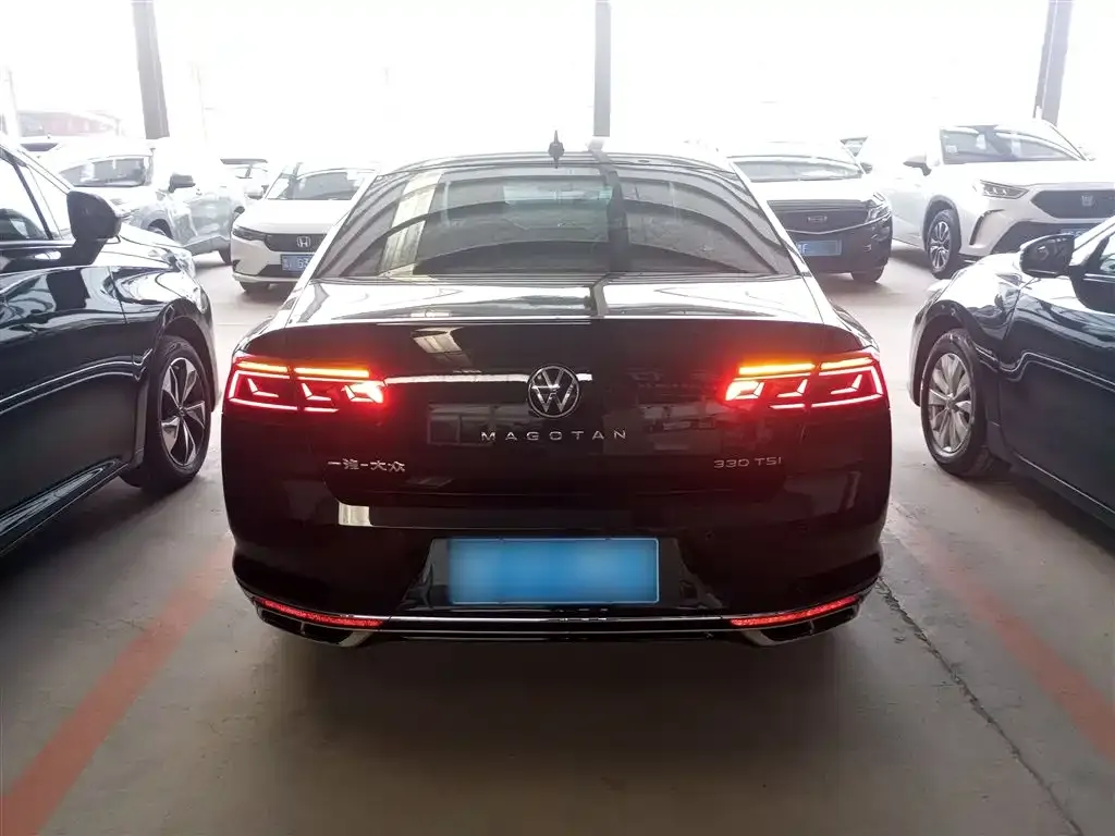 Volkswagen Magotan 2023 из CN, фото 2