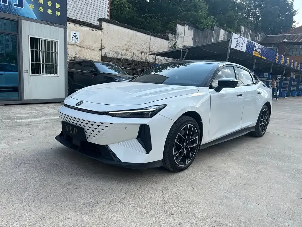 Changan UNI-V iDD