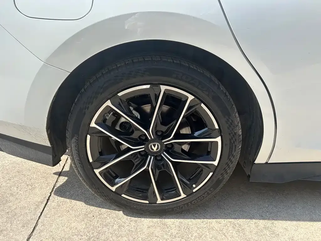Changan UNI-V iDD 2025 из CN, фото 6