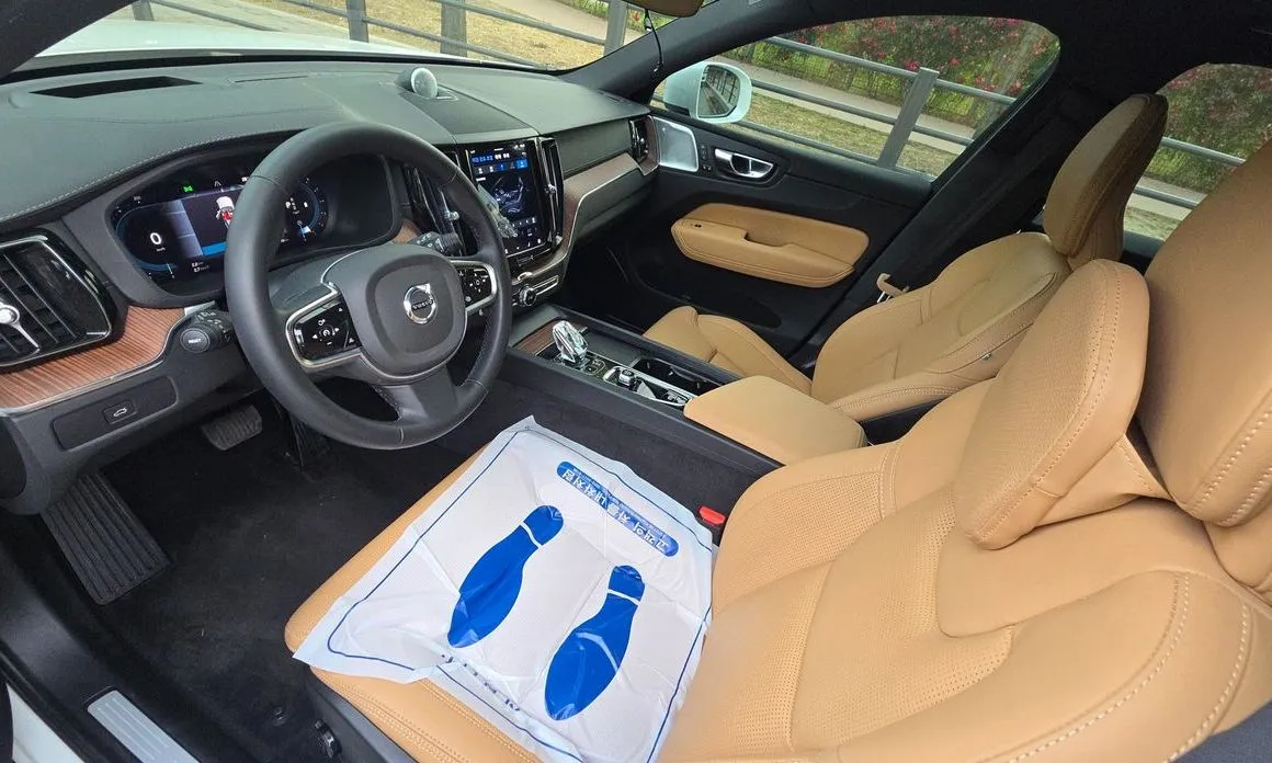 Volvo XC60 2023 из KR, фото 8