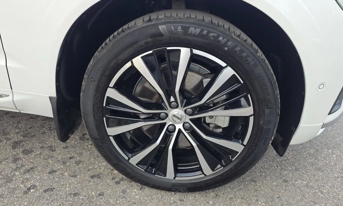 Volvo XC60 2023 из KR, фото 3